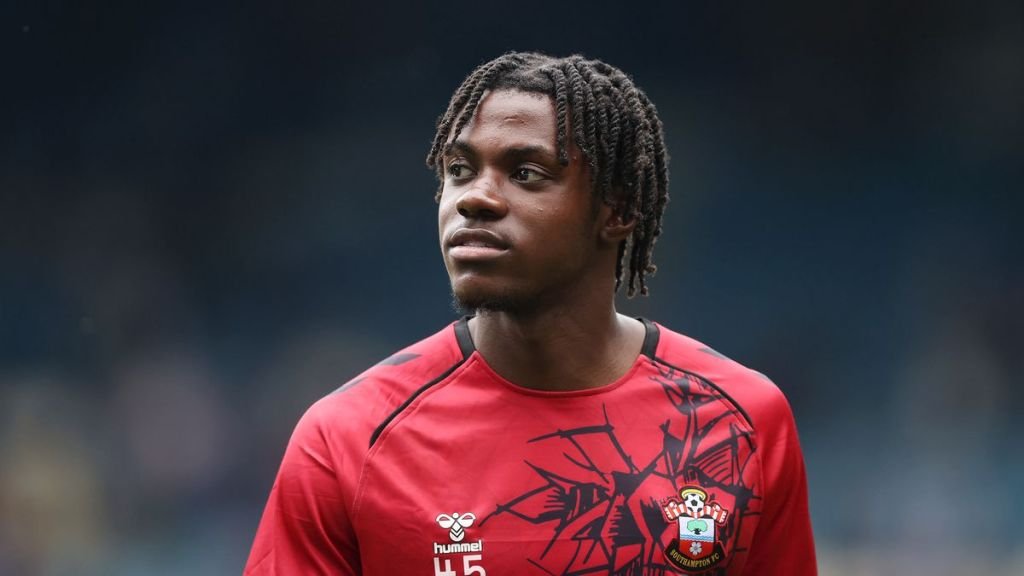 Chelsea FC makes £48m bid for Liverpool target Lavia