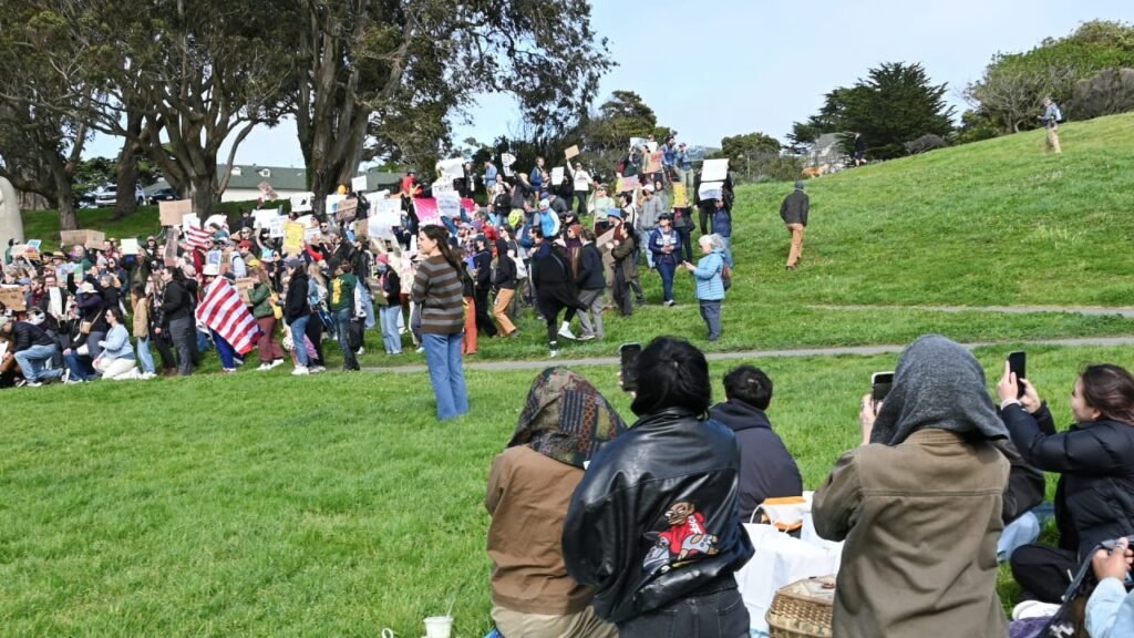 Judge orders thousands of fired federal workers to be rehired