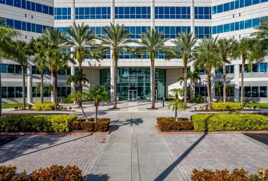 Foot Locker Relocates HQ to St. Petersburg