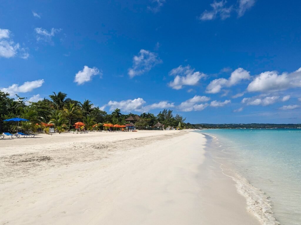 I went on a multi-family trip to an all-inclusive resort. It had downsides, but I highly recommend traveling this way.