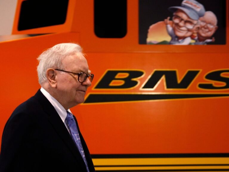 Warren Buffett's railroad is dealing with a surge in train robberies. Yes, train robberies.