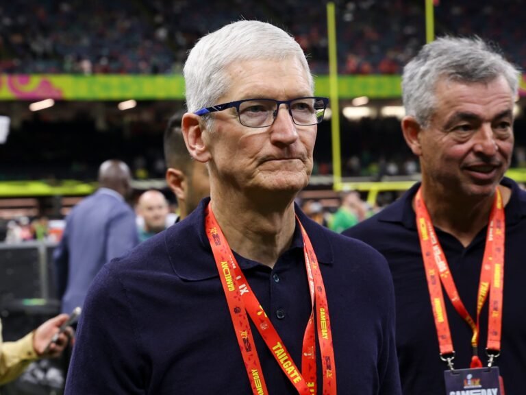 Apple's AI delays have some of its most influential fans fuming