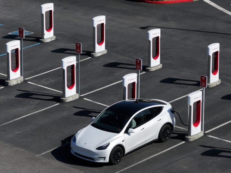 Tesla more than tripled the workers testing its self-driving technology in California