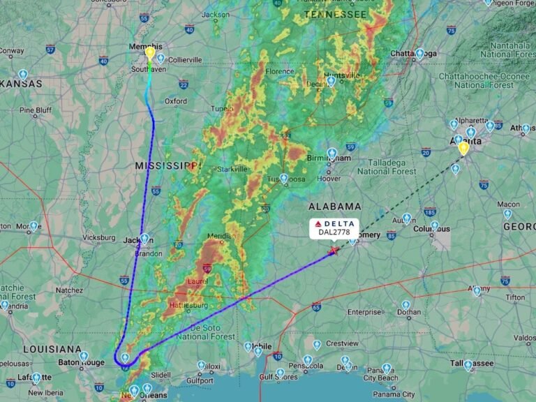 Map shows the journey-doubling detours 2 Delta flights took to avoid major storms