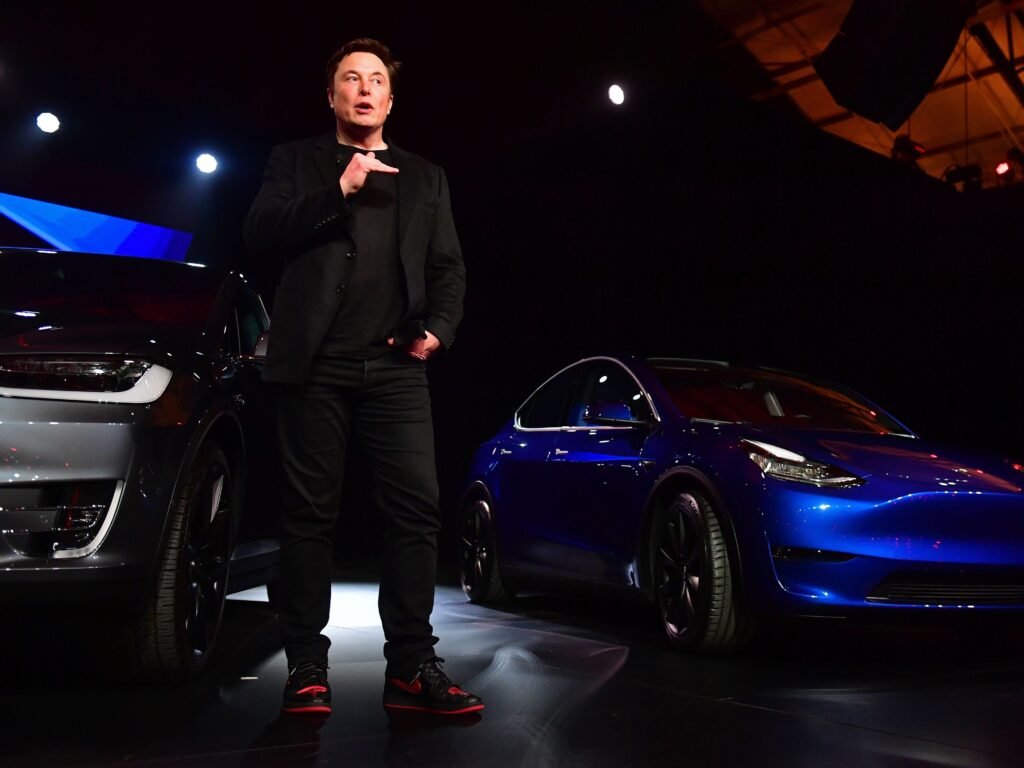 Tesla springs last-minute public all hands on staffers, confusion ensues