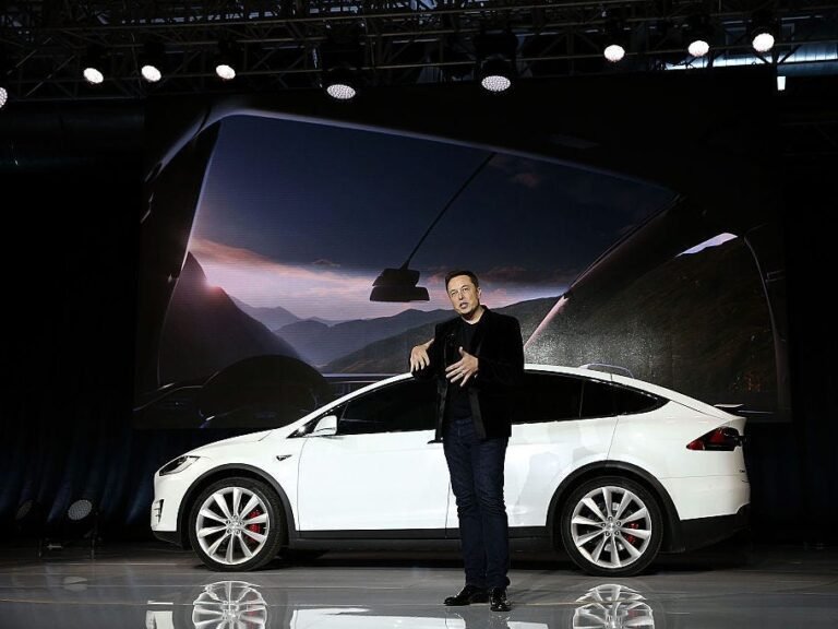 Elon Musk's surprise Tesla all-hands left some workers feeling comforted and some feeling cynical