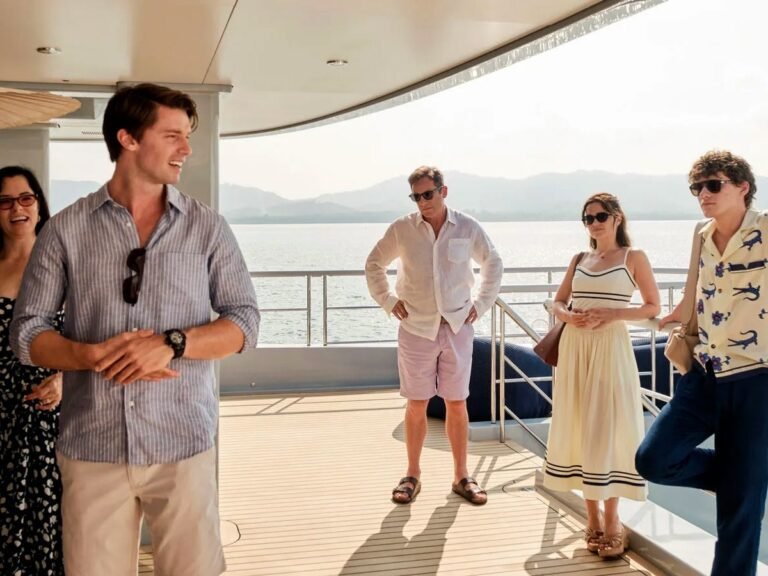 'The White Lotus' viewers are window-shopping for this $160,000-a-week superyacht