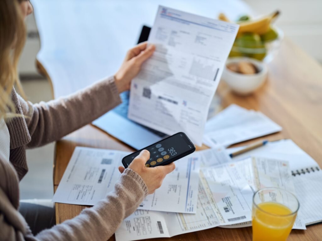 I'm a single mom who lives paycheck to paycheck. I once made my son do food deliveries with me to pay for his dinner.