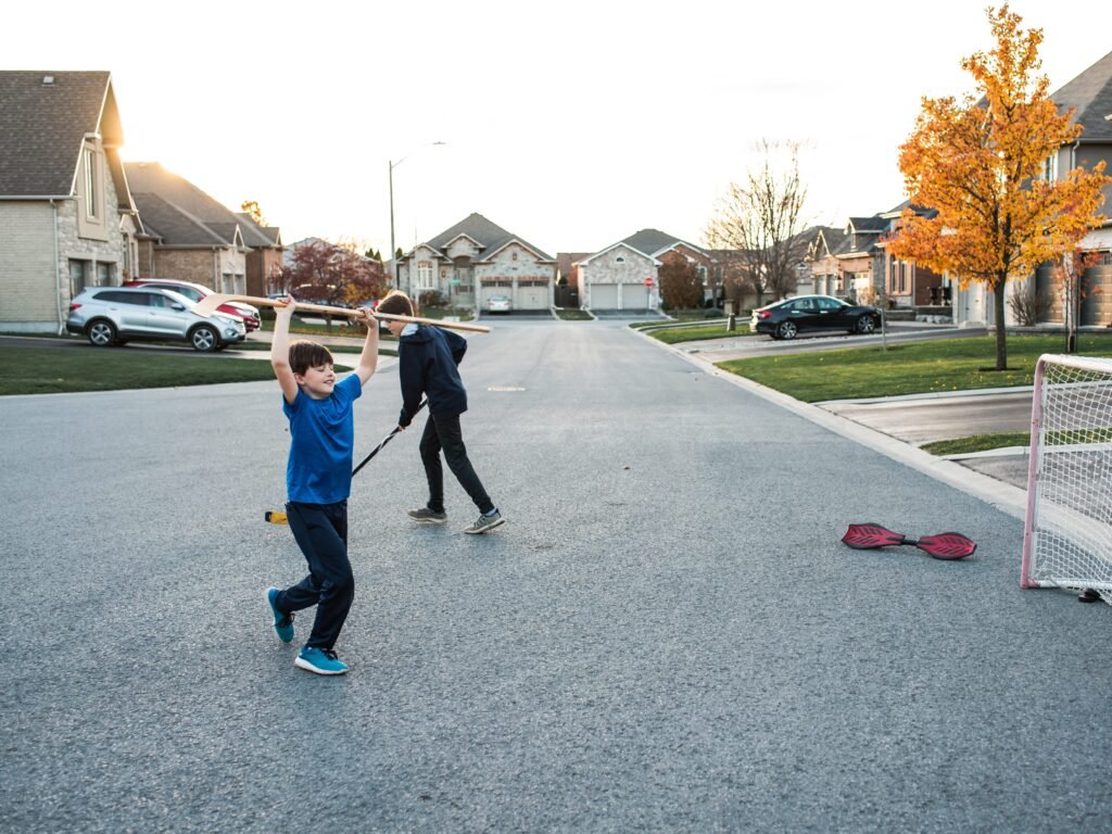 I'm giving my kids the 90s childhood I grew up in: unstructured play outside and supervised screen time