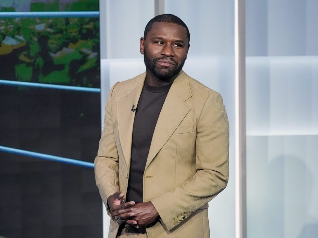 Floyd Mayweather Jr. bragged about a $400 million property deal. There's just one problem.