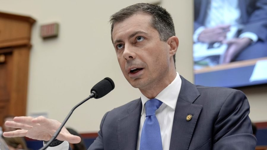 Buttigieg pushes for accountability after war plans chat breach