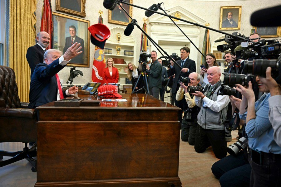 The media is under attack — man the barricades