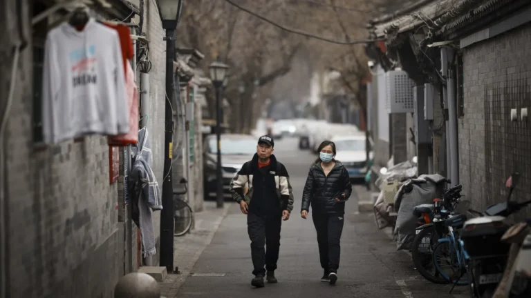 China orders banks to push consumer financing and credit card use