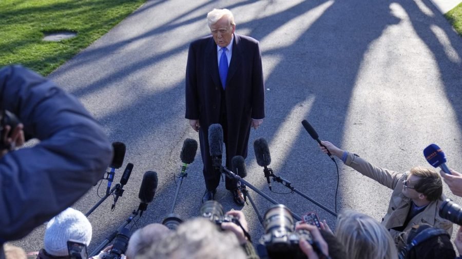 CNN analyst says 'big problem' if Trump didn't sign deportation orders