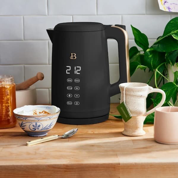 Beautiful 1.7-Liter Electric Kettle only $19.98 (Reg. $40!)
