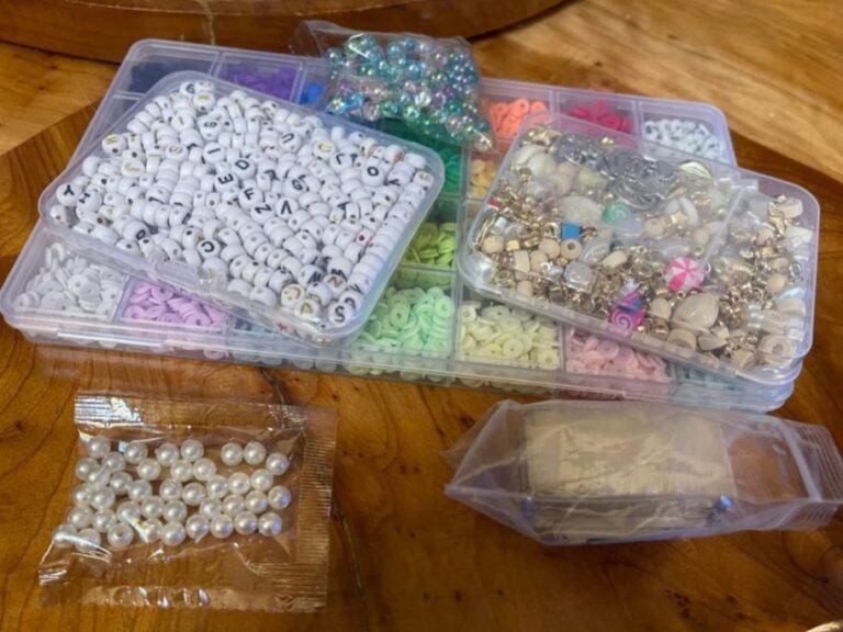 HUGE 6,000 Piece Bracelet Making Kit Only $3.99 Shipped for Prime Members