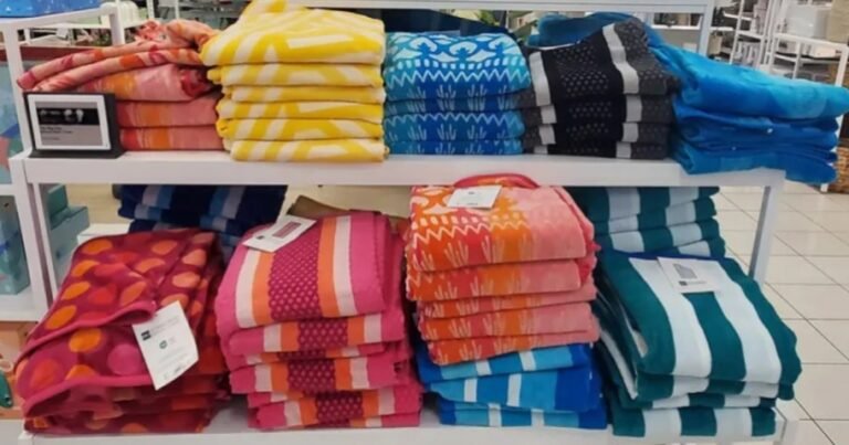 *HOT* Kohl’s Beach Towels from $5.99 (Regularly $12.99)