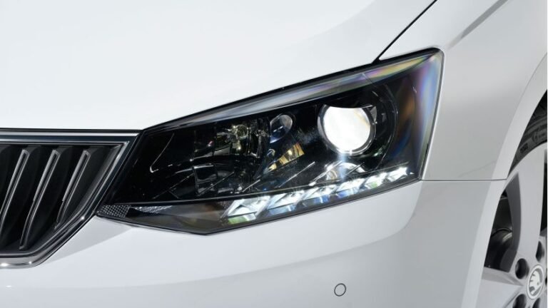 What are parking lights? How sidelights work and when to use them