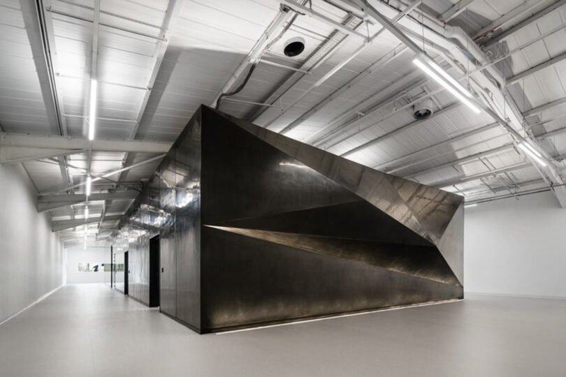 This Futurisitic XR Lab Looks Straight Out of a Sci-Fi Film
