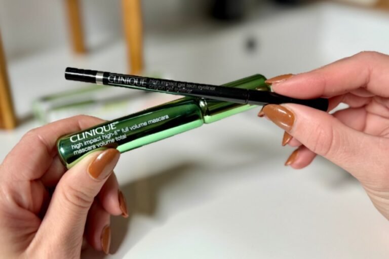 Clinique Eyes 2-Piece Set Only $17.50 Shipped (Reg. $35) | Waterline-Proof Eyeliner!