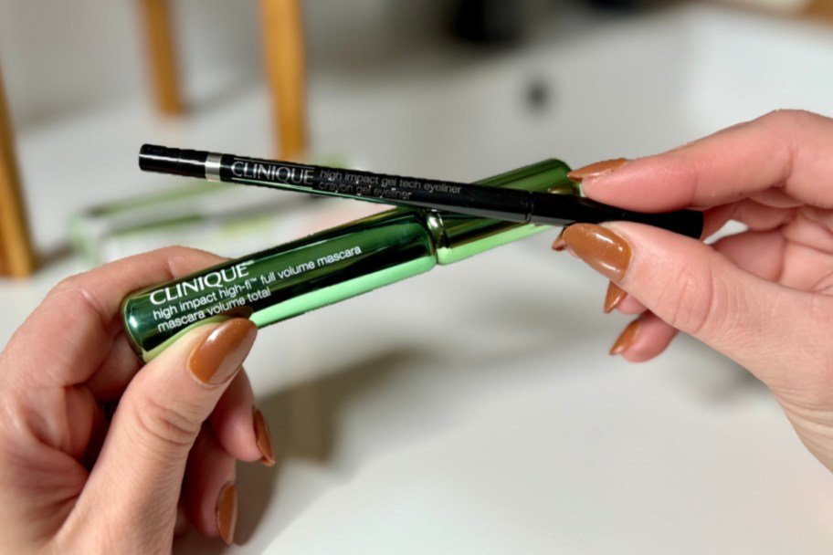 Clinique Eyes 2-Piece Set Only $17.50 Shipped (Reg. $35) | Waterline-Proof Eyeliner!