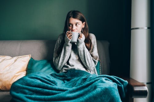 Why Am I Always Cold?! Here Are All The Things A Doctor Says Could Be To Blame
