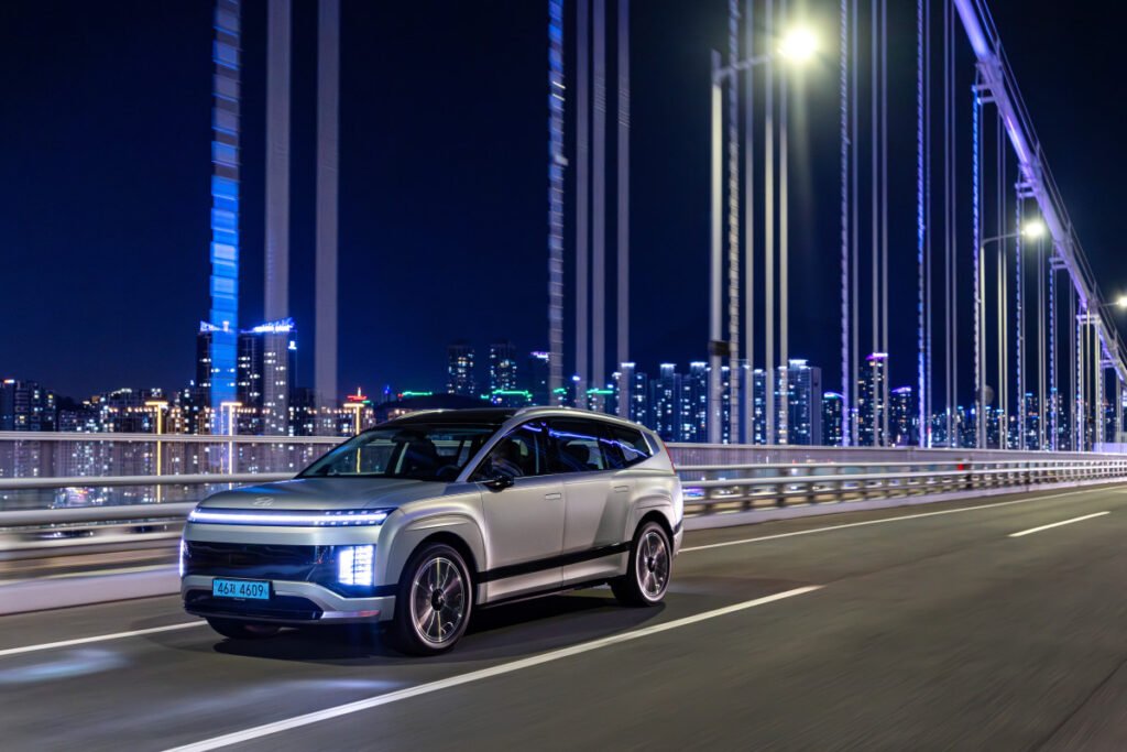 Hyundai reveals stunning IONIQ 9 with over 330 miles of range