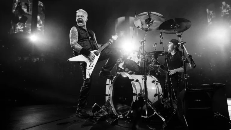 You can now watch a full Metallica concert on Apple Vision Pro