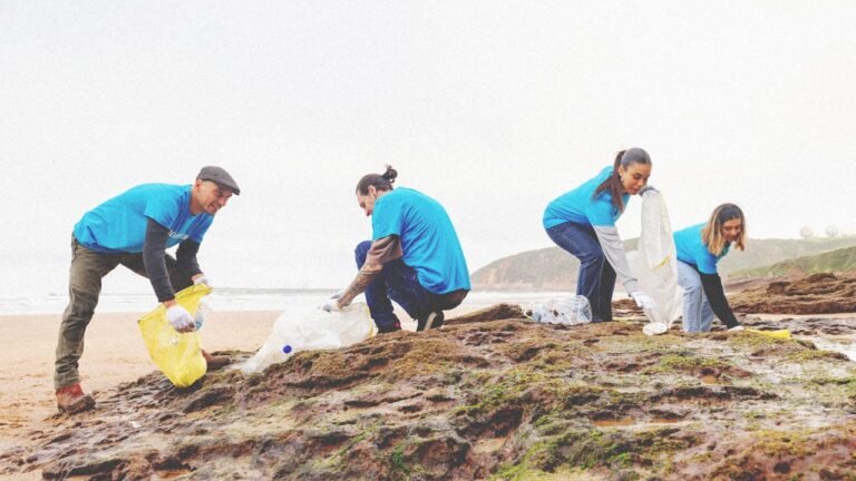 Want to stay healthier and fulfilled later in life? Try volunteering