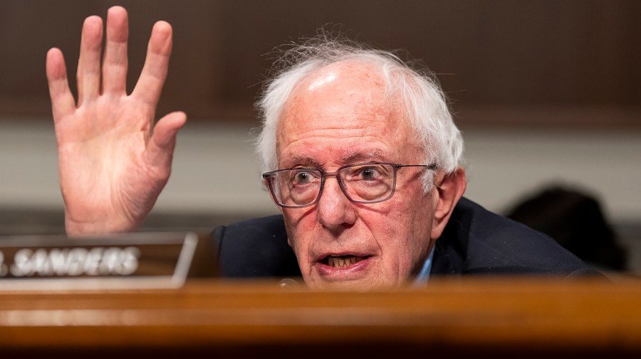 Sanders recognizes Trump's efforts on border, fentanyl: 'Nobody thinks illegal immigration is appropriate'