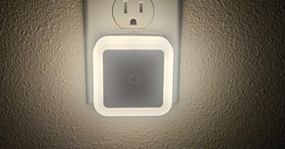 LED Nightlight w/ Smart Sensor 8-Pack Only $8.49 on Amazon – Just $1.06 Per Light!