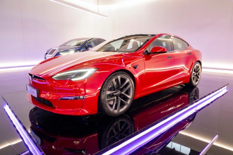 Tesla will soon update the Model S and Model X, but does anyone care?