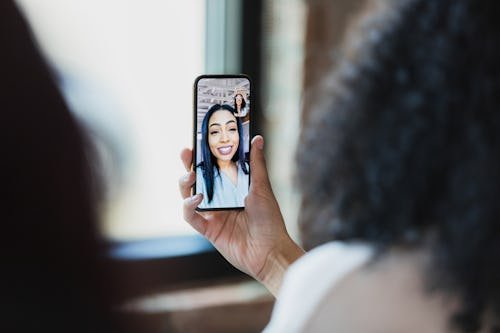6 Things Long-Distance Friends Do To Keep Feeling Close, Distance Be Damned