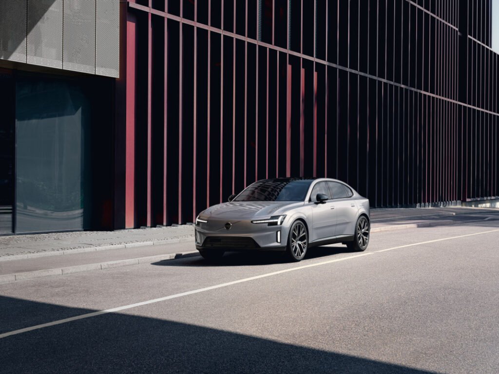 Volvo ES90: An all-electric sedan that defines the future