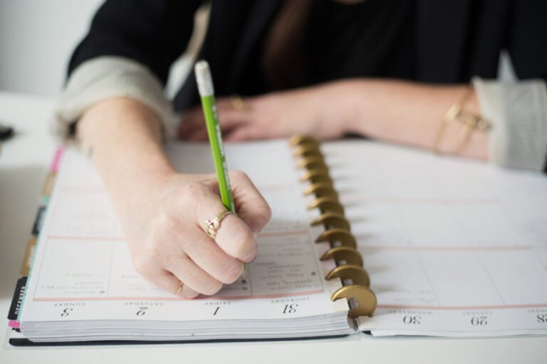 6 Tips for Staying Productive and Happy While Working from Home