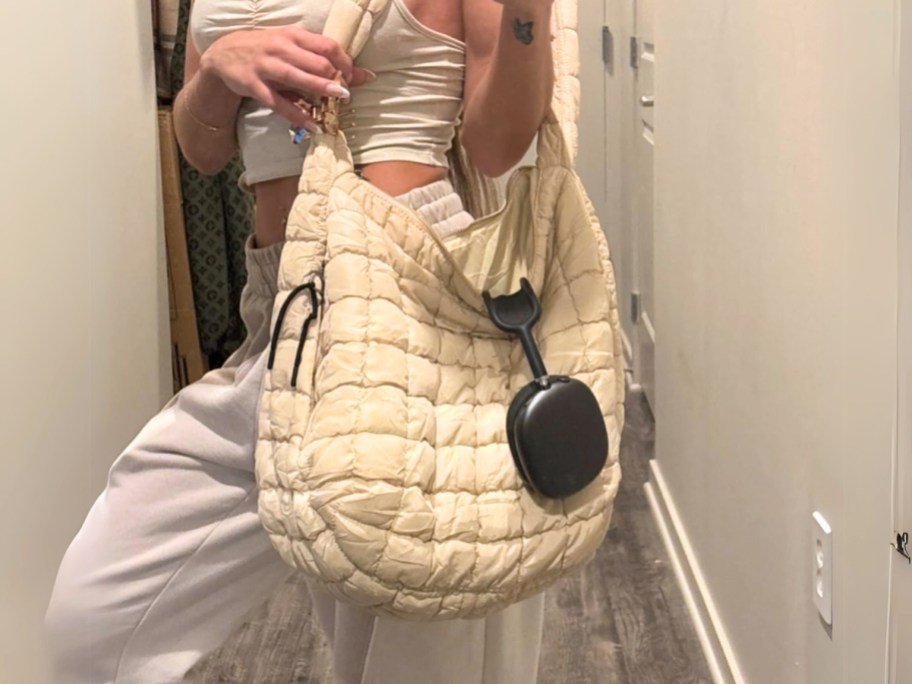 Quilted Carryall Puffer Tote ONLY $15.82 on Amazon | Free People Look for Less!