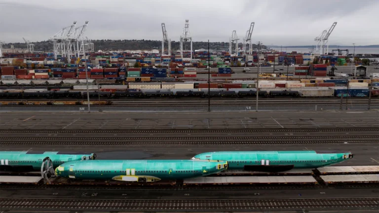 China halts Boeing orders in latest escalation of trade war with U.S.