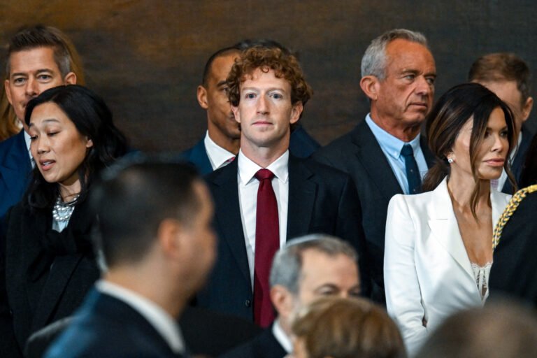 Zuckerberg’s enlisting the GOP against tech rivals Apple and Google