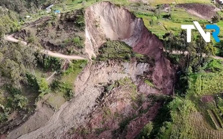 A large landslide near to Chanazana in Nabón, Ecuador