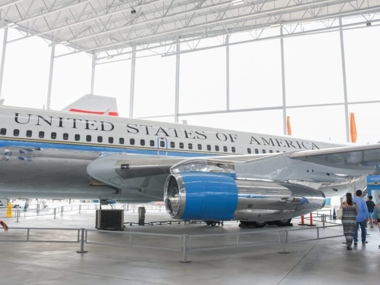 I toured an Air Force One plane used by 4 US presidents. Take a look inside the 'flying Oval Office.'