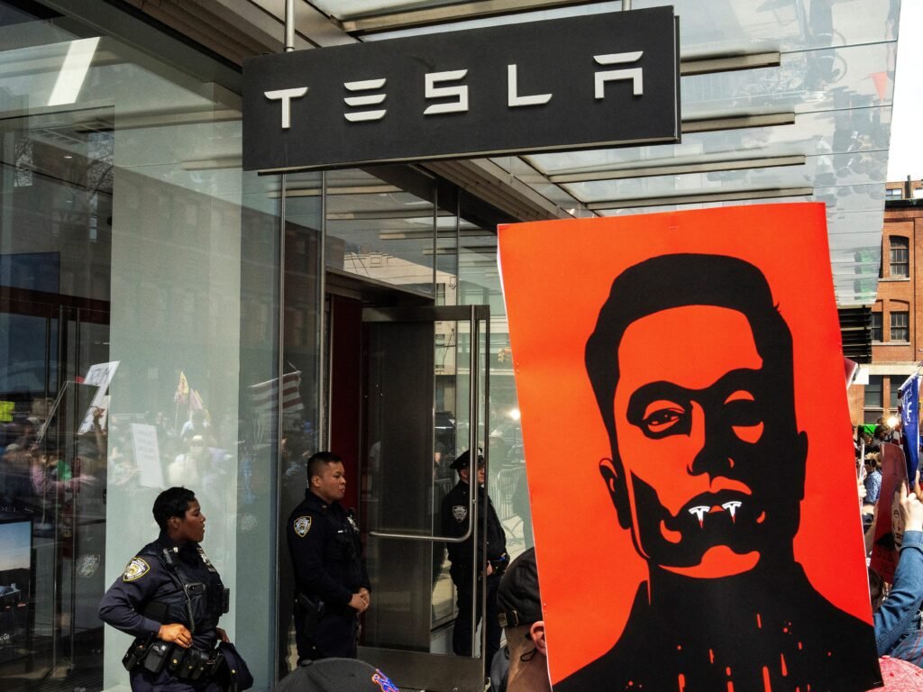 Tesla could save itself from a tailspin in sales and shares — by learning from airline disasters