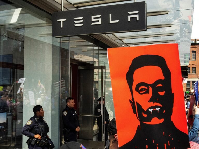 Tesla could save itself from a tailspin in sales and shares — by learning from airline disasters
