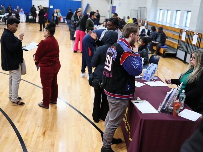 2 charts show who's getting hired right now