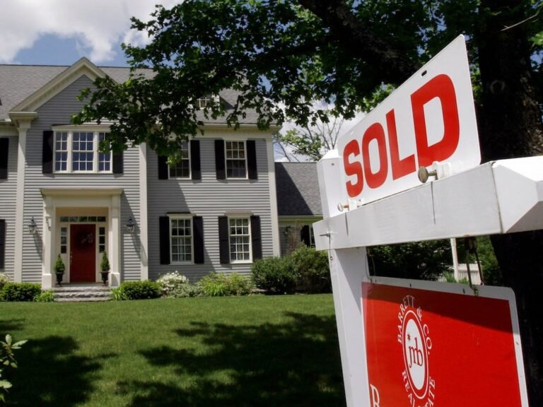 Everyday investors are avoiding capital gains taxes by applying 2 IRS rules