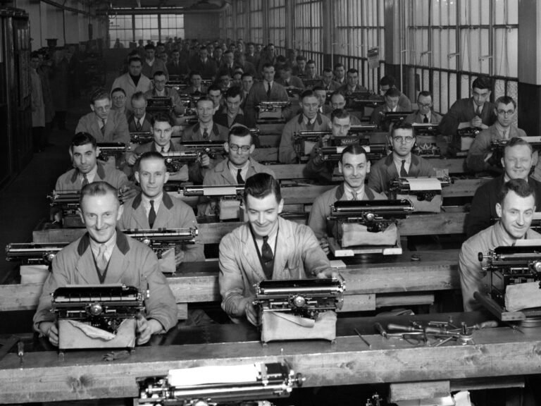 Vintage photos of offices show how the workplace has changed