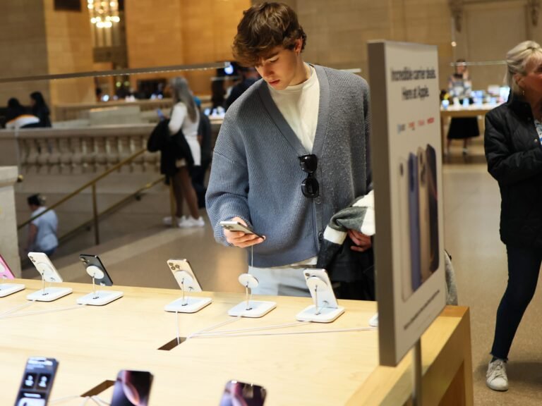 iPhone users are using these tricks to avoid a pricey upgrade