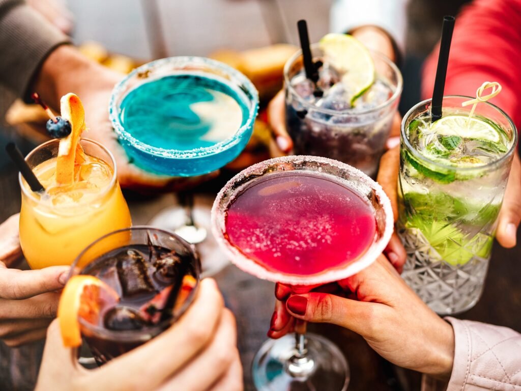 Bartenders share 7 ways you're wasting money on drinks at bars and restaurants