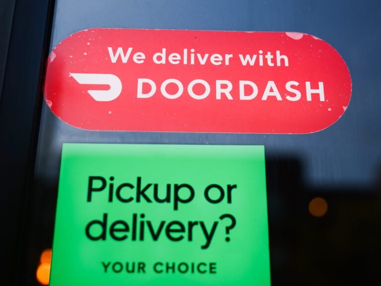 Uber accused DoorDash of stifling competition. DoorDash says merchants just like them more.