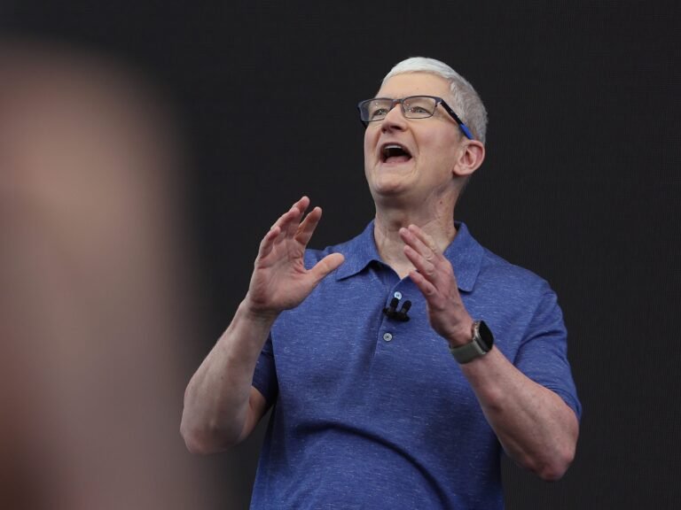 4 key issues everyone will be listening for in Apple's earnings call