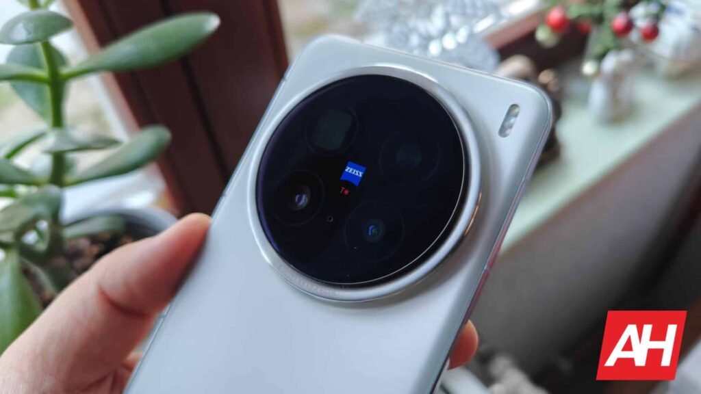 Vivo X200 Ultra flexes its muscles in camera samples